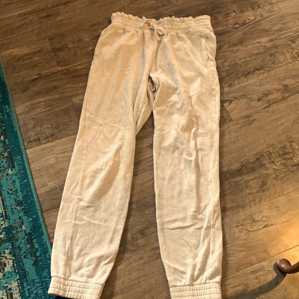Hollister women’s (sweats) joggers size small